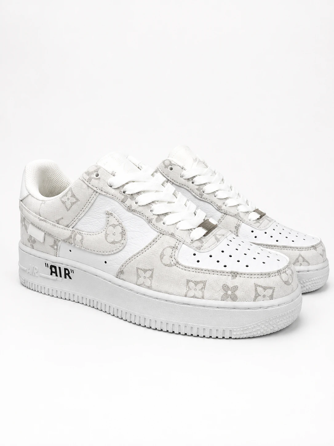 Snaker 9.1 Monogram Low-Top Sneakers - Image 1